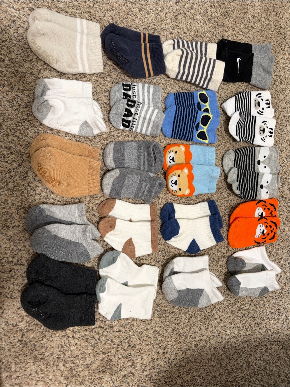 20 pairs of infant socks